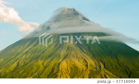 Mayon Volcano is an active stratovolcano in the Mayon Volcano is an active stratovolcano in the 37716004