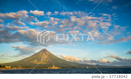 Mayon Volcano is an active stratovolcano in the Mayon Volcano is an active stratovolcano in the 37716042