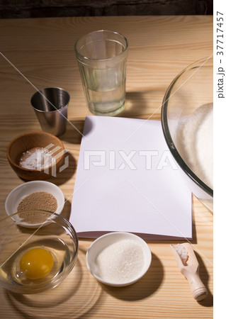 Ingredients for the cake 37717457