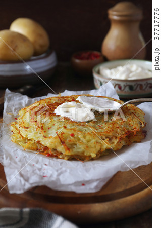 French cuisine. Pomme darphin 37717776