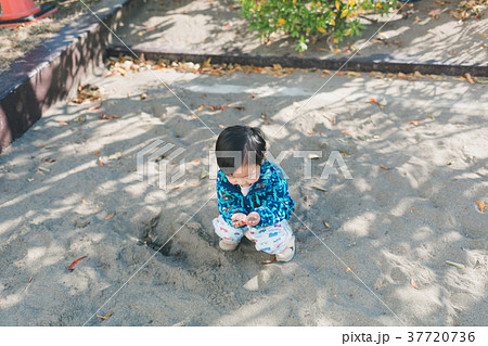 3 years old 37720736