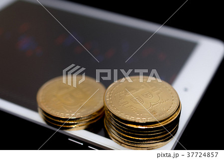 仮想通貨・ビットコインの取引イメージ 仮想通貨・ビットコインの取引イメージ 37724857