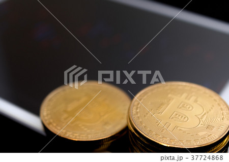 仮想通貨・ビットコインの取引イメージ 仮想通貨・ビットコインの取引イメージ 37724868