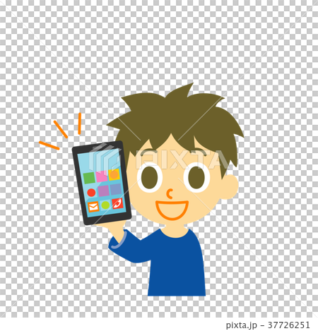 スマホを見せている男の子 37726251