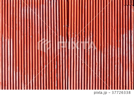 ペンキが剥げたトタン板 37726338