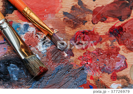 Brush and paint painter 37726979