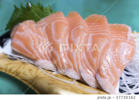 アトランティックサーモンのお刺身 37730162