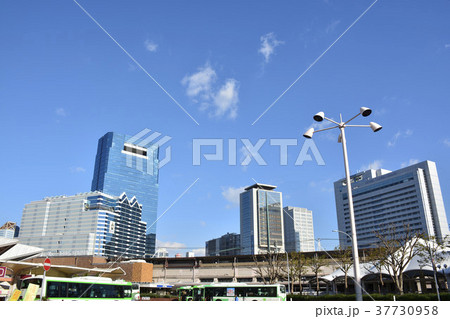 神戸駅前の都市風景 37730958