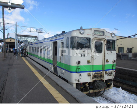 七飯駅　キハ40形　普通列車 37732421
