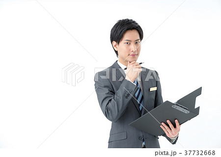 ペンを持つコンサルタント 37732668