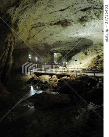 洞窟イメージ（秋芳洞・百枚皿）ハイレゾ版 37735403