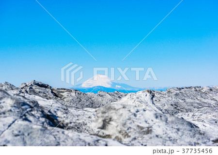 【神奈川県】富士山と岩場 37735456
