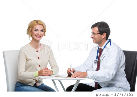 woman at doctor appointment 37737255