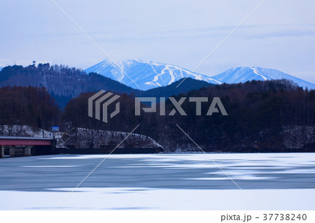 繋温泉より御所湖北方面の山並みを望む 37738240