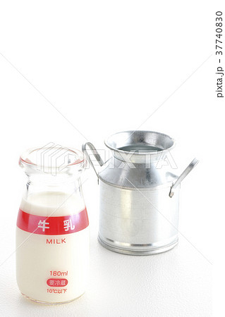 牛乳 37740830