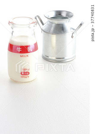牛乳 37740831