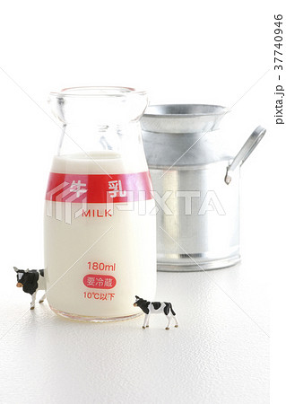 酪農 牛乳 酪農 牛乳 37740946