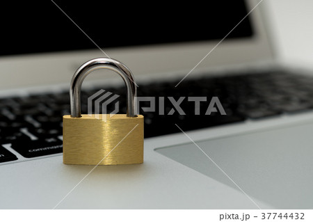 パソコンのセキュリティイメージ 37744432