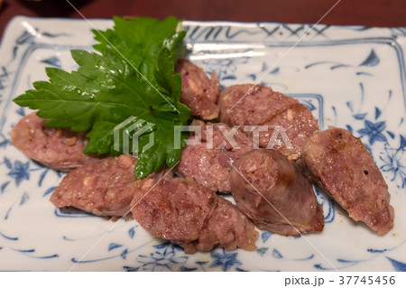 ヒージャー（山羊）ソーセージ 37745456