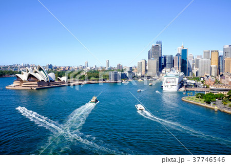 世界で最も美しいと言われている港街　シドニーハーバー 37746546