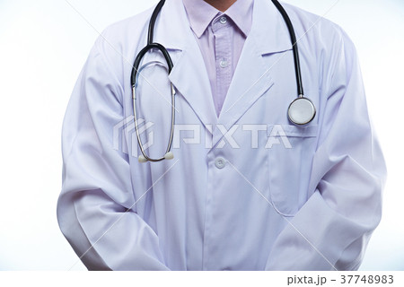 Doctor in white coat 37748983