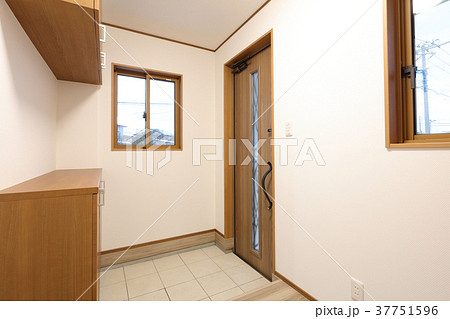 新築住宅 玄関 新築住宅 玄関 37751596
