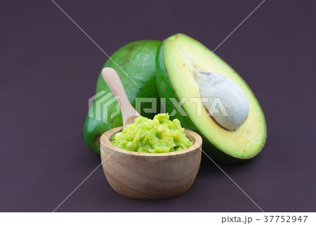 Avocado 37752947