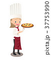 焼きあがったピザを持つ女性シェフのイラスト画像 37753990