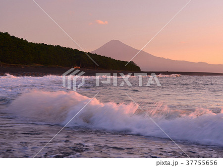 三保海岸からの朝焼けの風景-88019 37755656