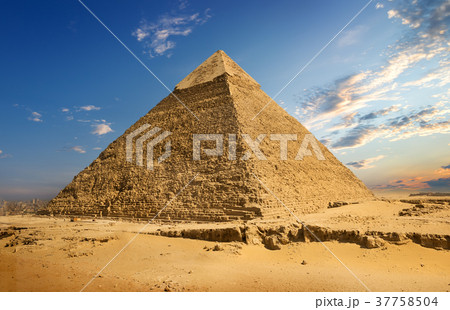 Landscape with pyramid 37758504