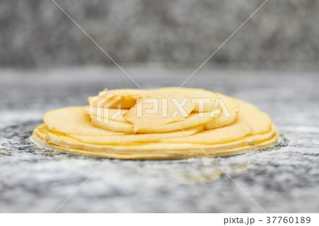 Side view apple slices. Side view apple slices. 37760189