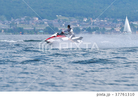 琵琶湖のジェットスキー 琵琶湖のジェットスキー 37761310