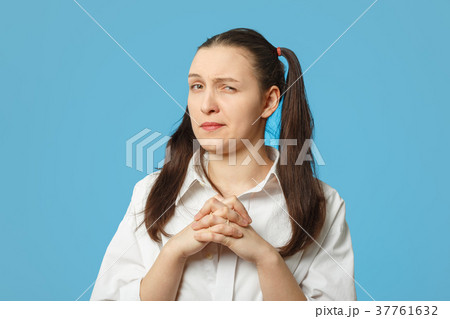 sly girl thinker 37761632