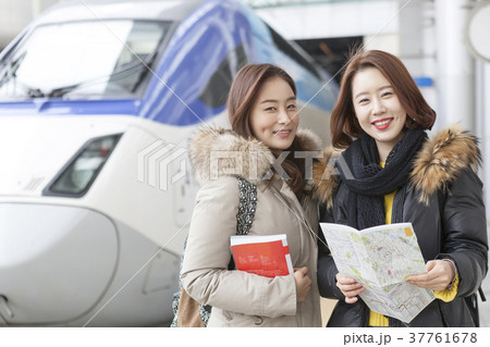 旅行 友達 友人 37761678