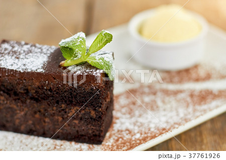 Close up chocolate piece of cake filling. 37761926