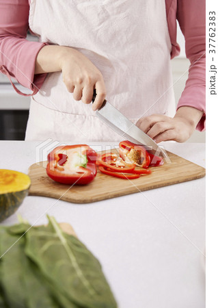 トリミング カット 切る 37762383