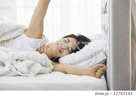 睡眠 眠り 寝る 37762583