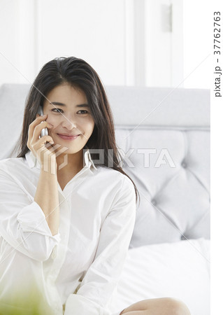 笑顔 微笑 微笑み 37762763