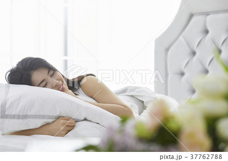 笑顔 微笑 微笑み 37762788