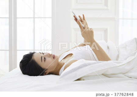 笑顔 微笑 微笑み 37762848