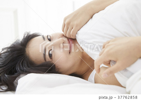 笑顔 微笑 微笑み 37762858