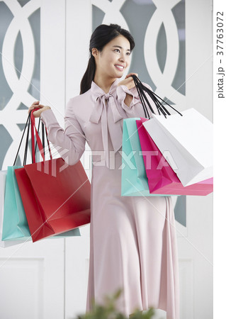 笑顔 微笑 微笑み 37763072