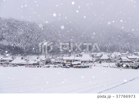 京都 美山 かやぶきの里 雪景色 京都 美山 かやぶきの里 雪景色 37766973