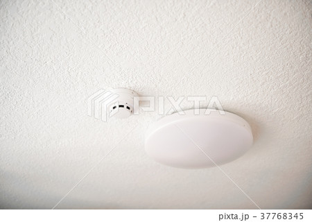Smoke detector and fire protection system  37768345