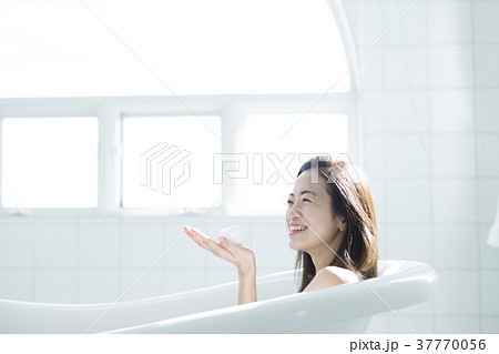 女性 ビューティ バスタイム 女性 ビューティ バスタイム 37770056