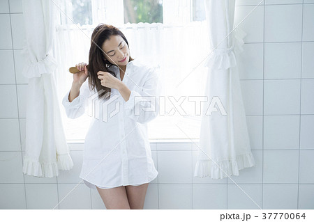 女性 ビューティ ヘアケア 女性 ビューティ ヘアケア 37770064