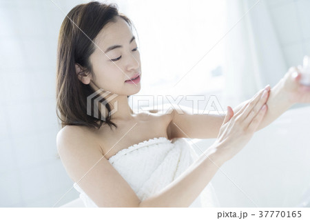 女性 ビューティ ボディケア 女性 ビューティ ボディケア 37770165