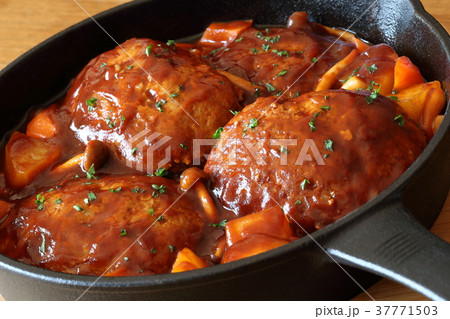 煮込みハンバーグ 37771503