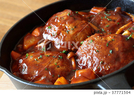 煮込みハンバーグ 37771504