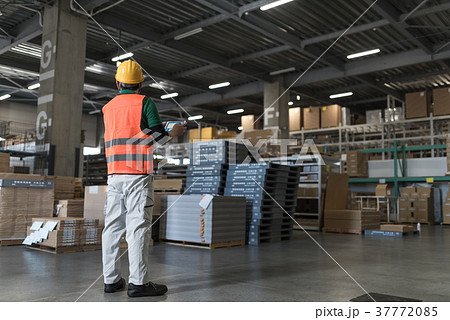 倉庫の仕事 37772085